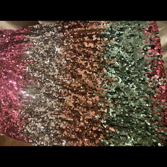 Express size large sequence mini dress - Picture 5 of 5